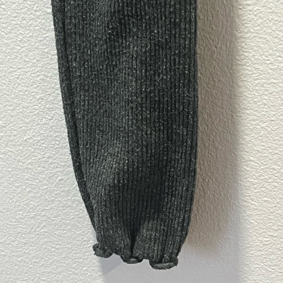 Women’s Popular 21 Long Sleeve Scoop Neck With V Openings Ribbed Top - Picture 5 of 7